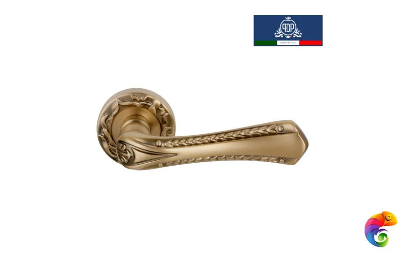 Дверная ручка на розетке Sissi