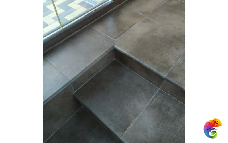 Ступень угловая Westerwalder Atrium Mocca Eckflorentiner 32x32